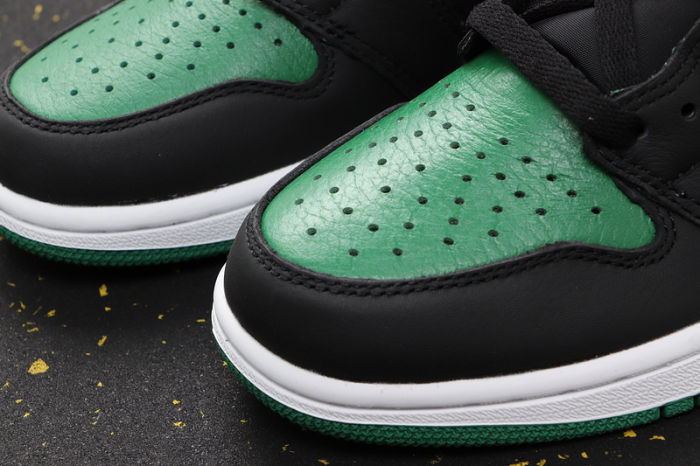 AJ 1 High Retro Classics Shoes 555088-030