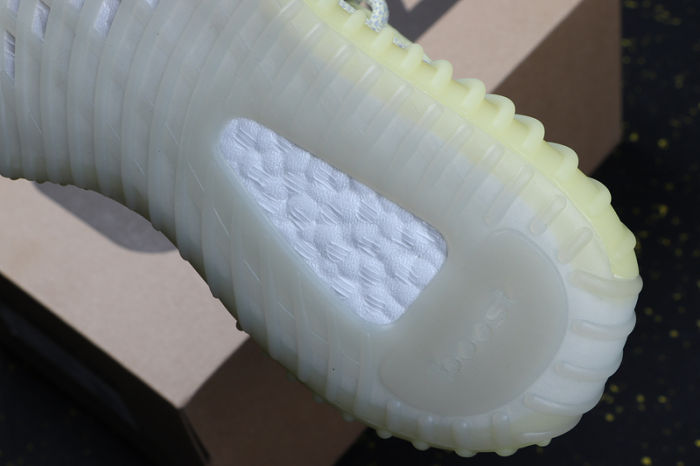 YEEZY BOOST 350 V2