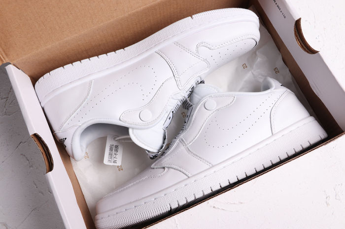AJ 1 Low Retro Classics Shoes AV3918-100