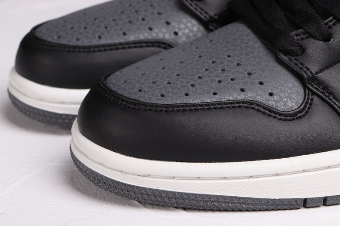 AJ 1 Mid Retro Classics Shoes 554724-041