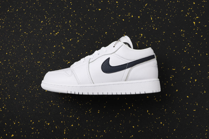 AJ 1 Low Retro Classics Shoes 553560-114