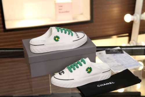 Chanel small fragrance Daisy mid ancient super soft half drag canvas shoes