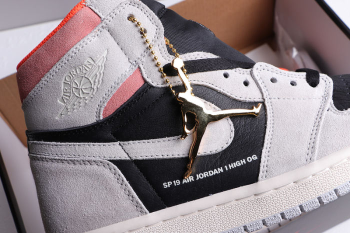 AJ 1 High Retro Classics Shoes 555088-018