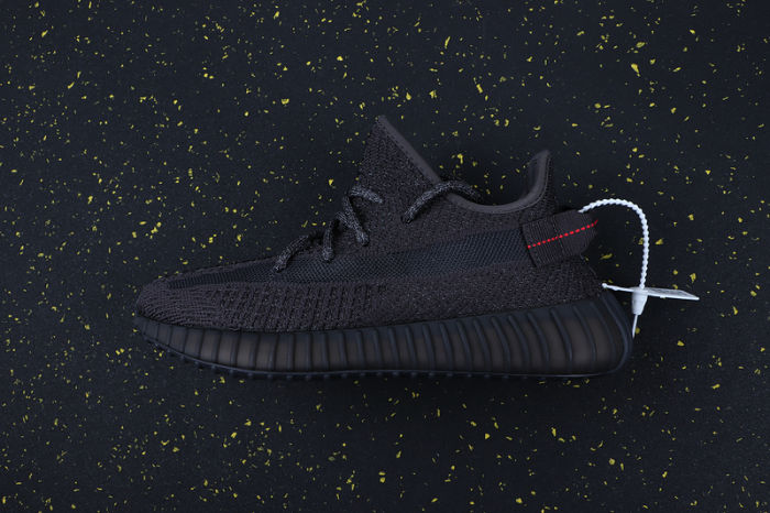 YEEZY BOOST 350 V2