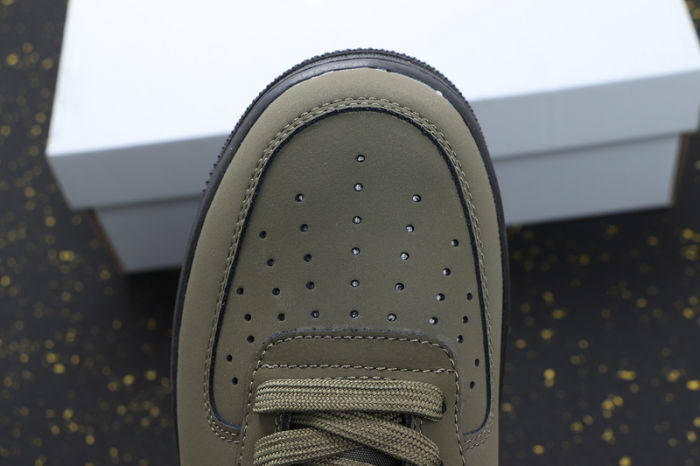 AIR FORCE 1 ´07 MEDIUM OLIVE/BLACK-STARFISH