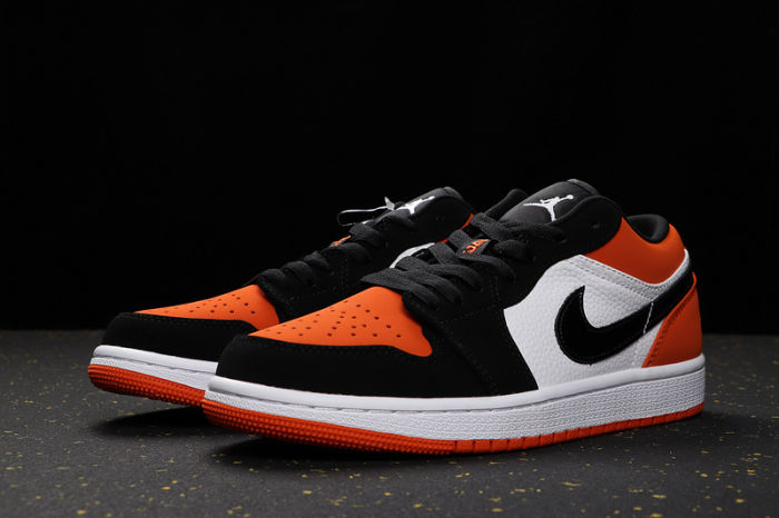 AJ 1 Low Retro Classics Shoes 553558-128