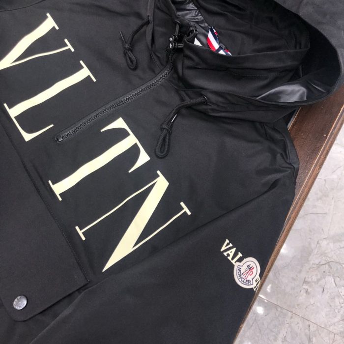 Mengkou & Valentino, counters original spring jackets and windbreakers, light and comfortable 🌹High-level orders, high-standard customization 　 windproof, waterproof, fabric, upper body is very stylish 🍃popular letter design, trendy men's heart!
