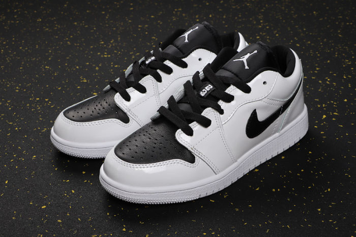 AJ 1 Low Retro Classics Shoes 553560-103