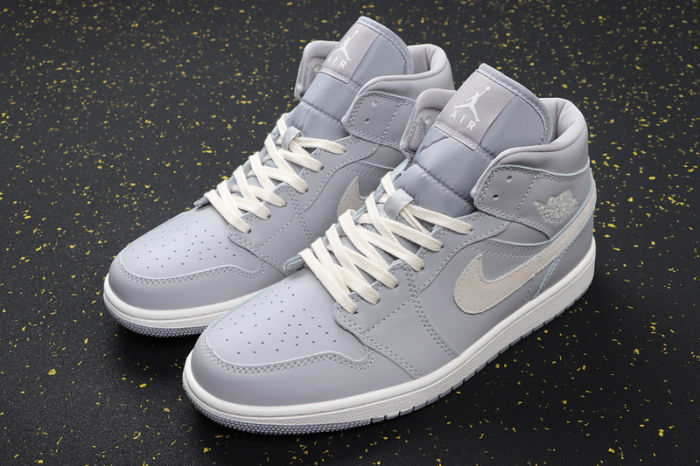 AJ 1 Mid Retro Classics Shoes CD7240-002