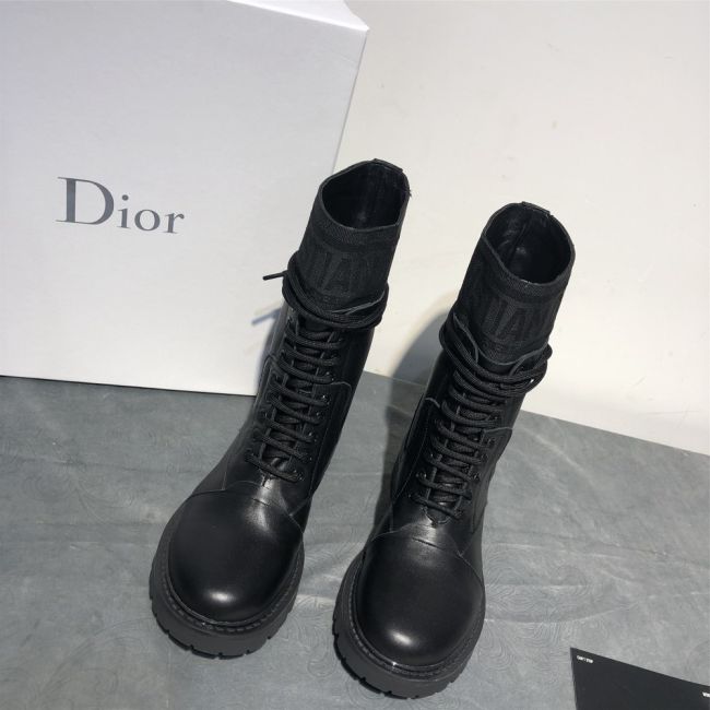 2020Dior Dior autumn and winter new product one-step Martin boots 👒Fashion and trend coexist ⚡Imported calfskin with technical embroidered fabrics 〽 original one-to-one order, Fabric: Imported calfskin/technical fabric Inside: water dyed sheepskin Outsole: Original TPU outsole Bottom thickness: heel 3cm forefoot 1.5cm