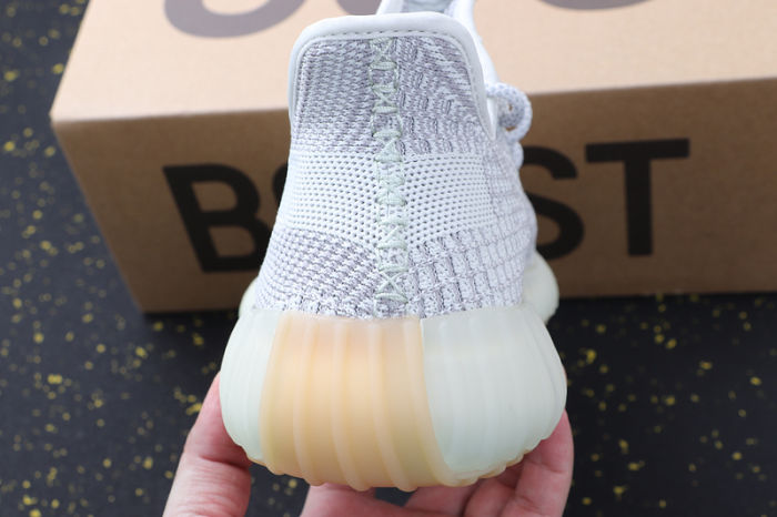 YEEZY BOOST 350 V2