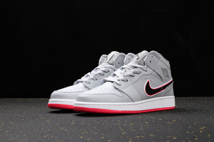 Women's AJ 1 Mid Retro Classics Shoes 555112-060