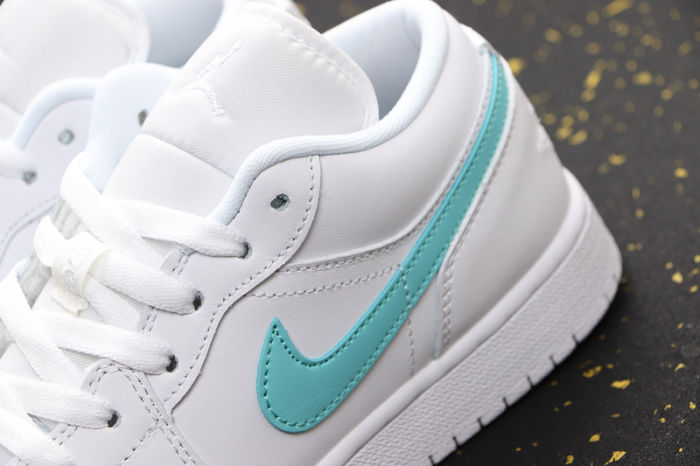 AJ 1 Low Retro Classics Shoes CW7009-100