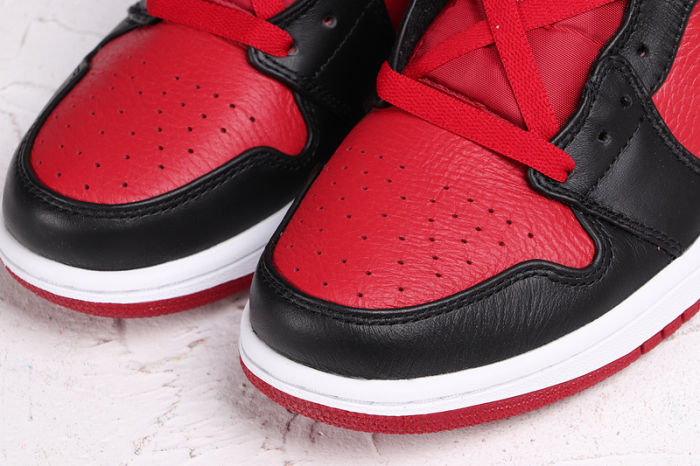 AJ 1 Low Retro Classics Shoes 553558-610