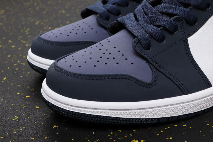 AJ 1 Mid Retro Classics Shoes 554724-445