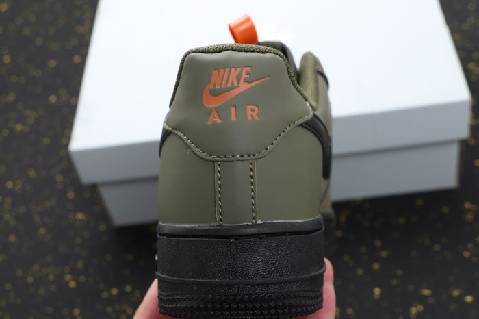 AIR FORCE 1 ´07 MEDIUM OLIVE/BLACK-STARFISH