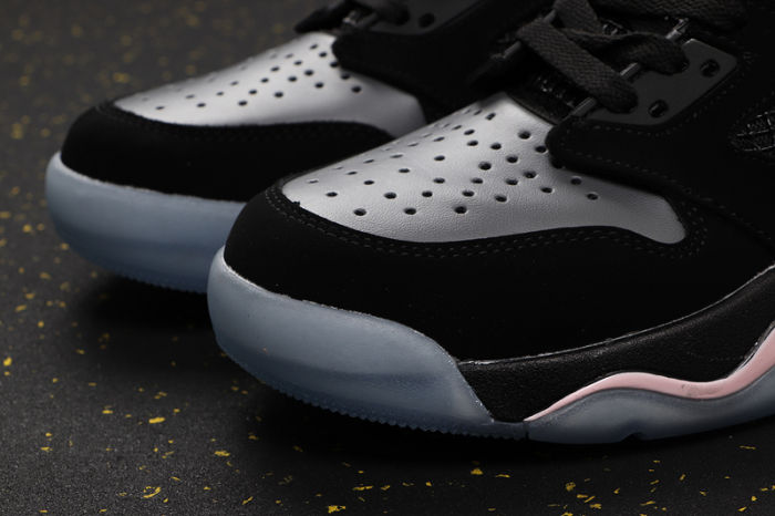 AJ270 Retro Classics Shoes CD7070-002