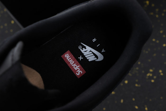 Supreme x Air Force 1 '07