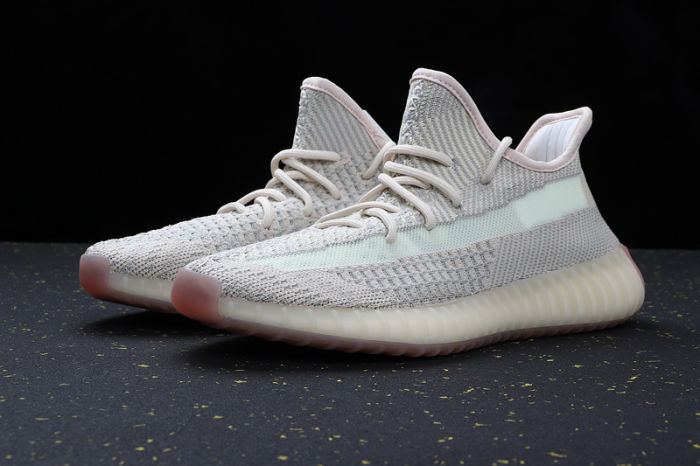 YEEZY BOOST 350 V2