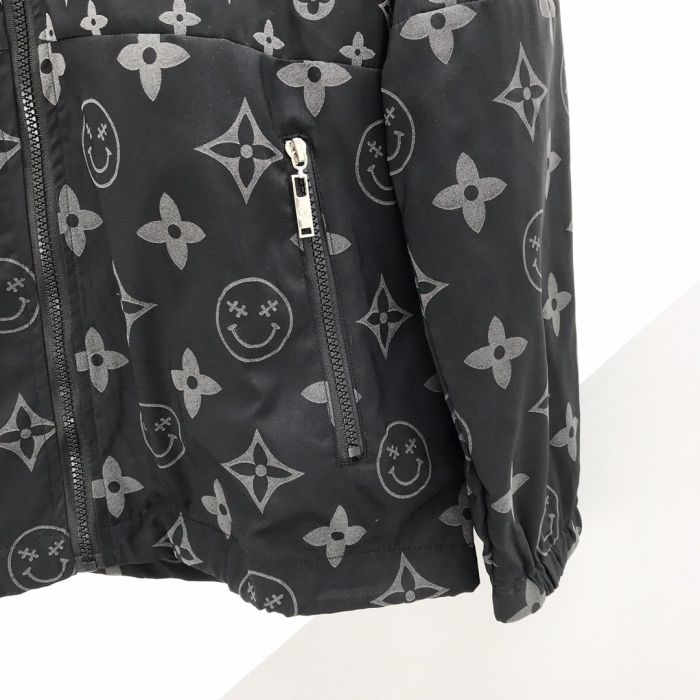 Louis Vuitton has a bold and bold style that makes your chic, effortless look great for both men and women