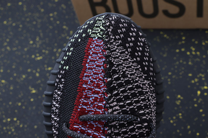 YEEZY BOOST 350 V2