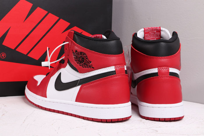 AJ 1 High Retro Classics Shoes 555088-101