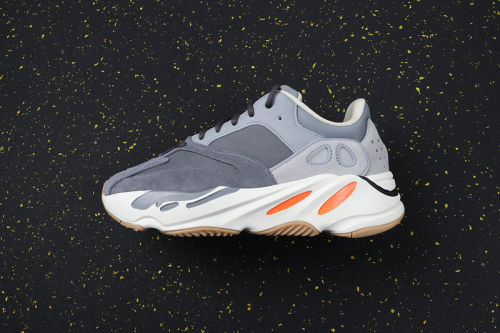 YEEZY BOOST 700