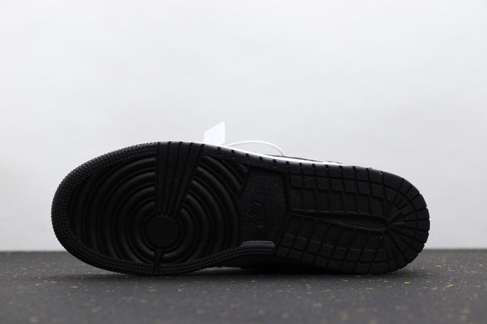AJ 1 Mid Retro Classics Shoes BQ6472-101