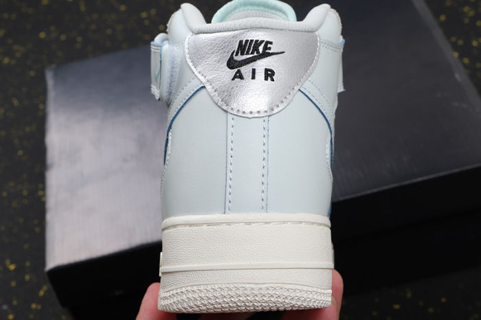 Air Force 1 '07 MID LV8