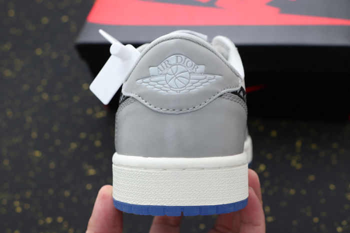AJ 1 Low Retro Classics Shoes 553668-998