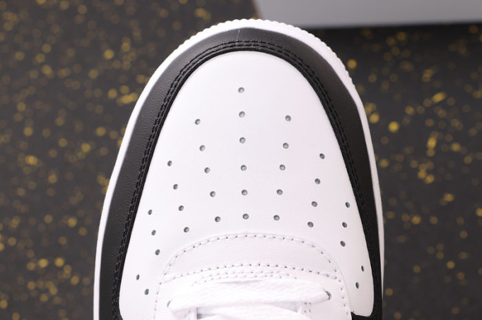 Air Force 1 '07 Low Platinum Taxi