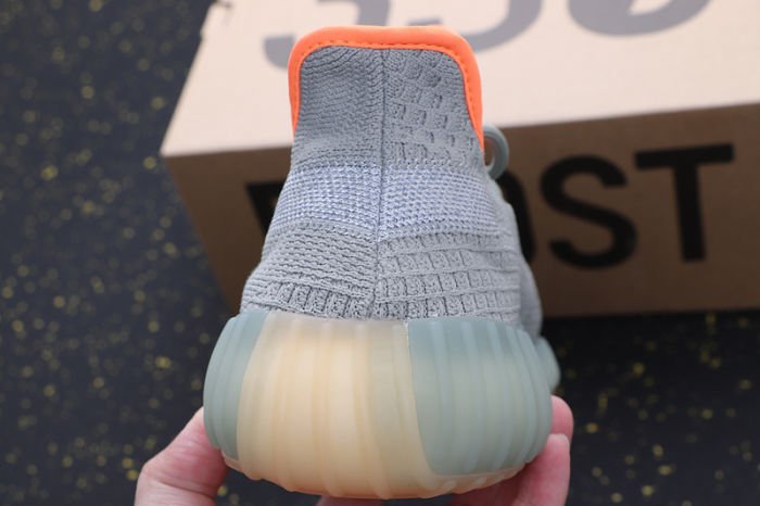 YEEZY BOOST 350 V2