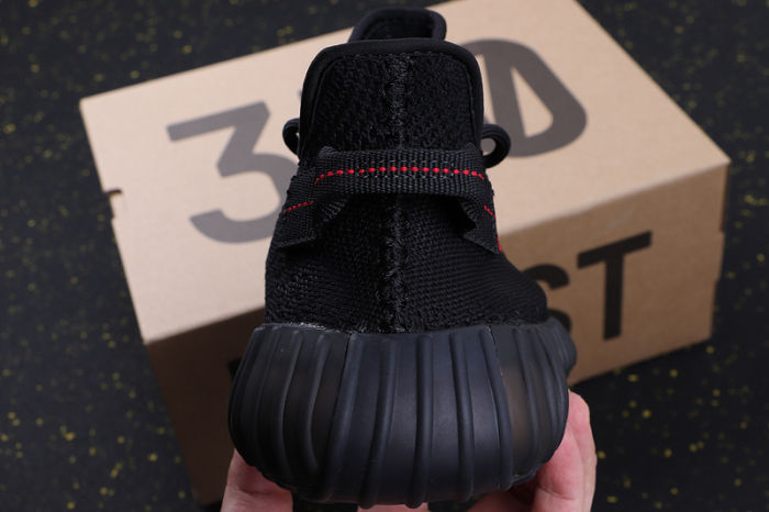 YEEZY BOOST 350 V2