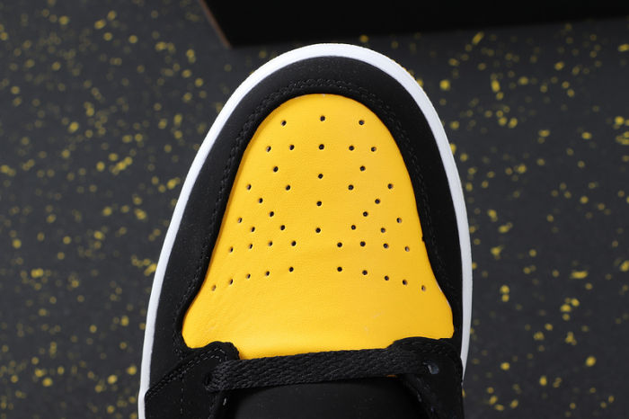 AJ 1 Mid Retro Classics Shoes 554724-035