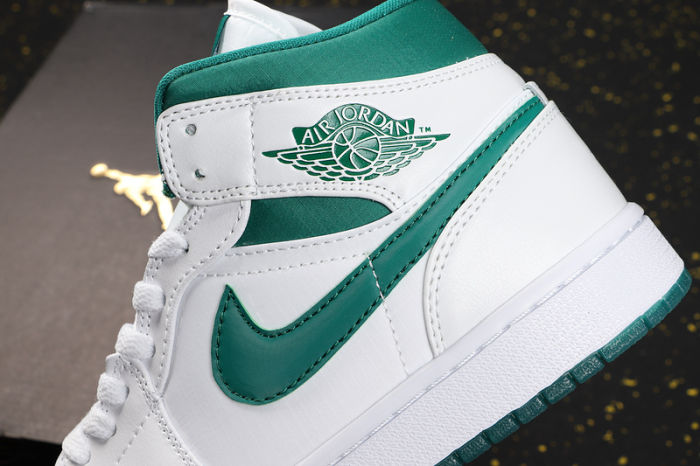 AJ 1 Mid Retro Classics Shoes CD6759-103