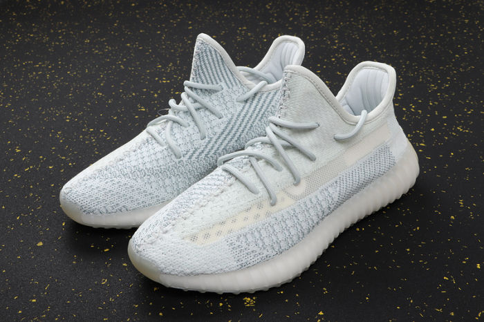 YEEZY BOOST 350 V2