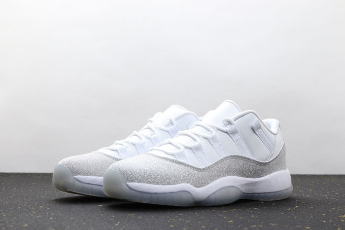 Women's AJ11 Retro Classics Basketball Shoes AH0715-100