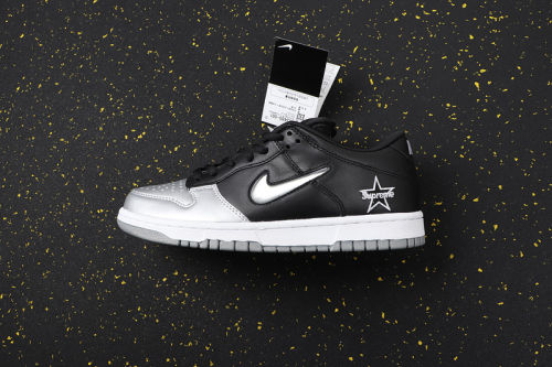 SB Dunk Classics