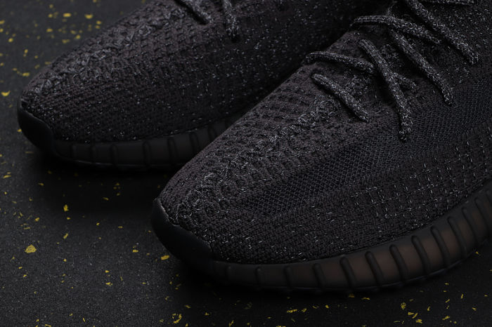 YEEZY BOOST 350 V2
