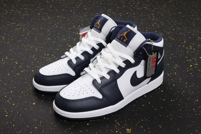 AJ 1 Mid Retro Classics Shoes 554724-174