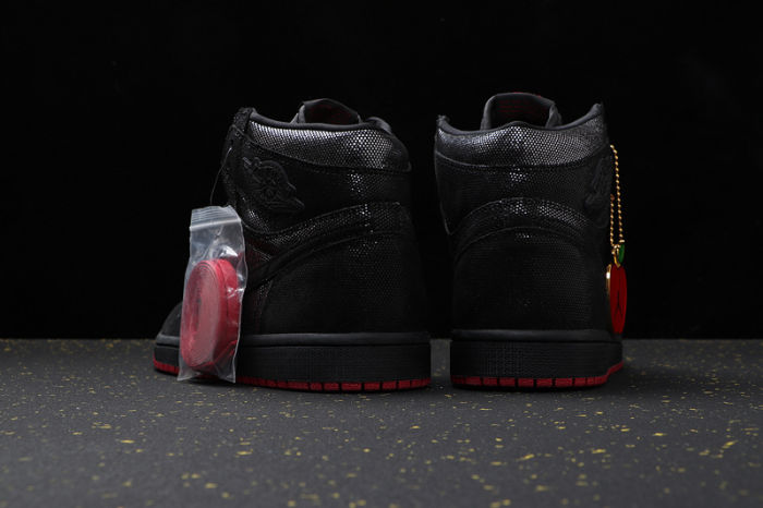 AJ 1 High Retro Classics Shoes CD7071-001