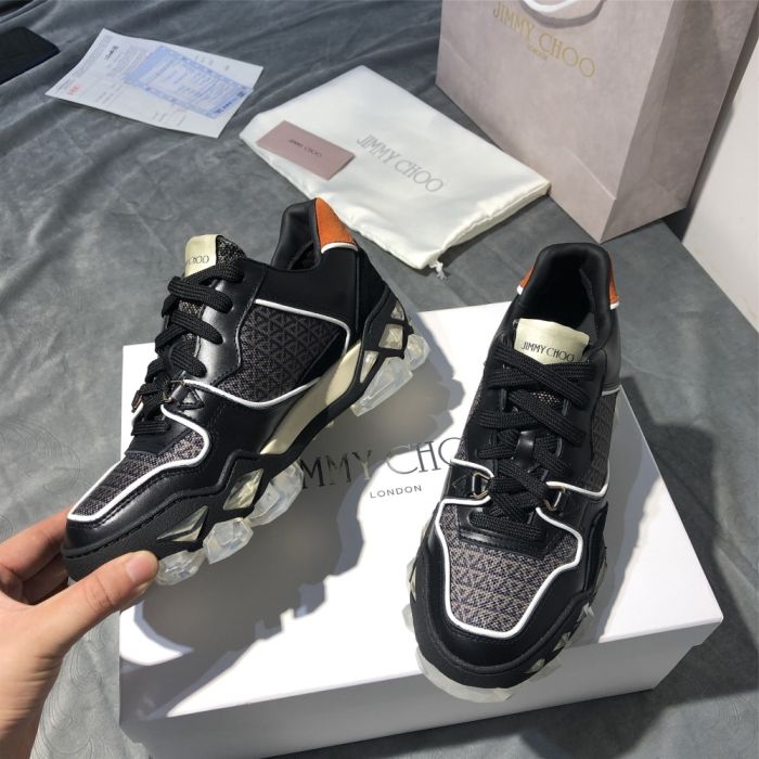 In 2020, the JC Sports Department will bring a series of luxurious, charming, hand-made and shocking works  Noble Series , which will inject unlimited creativity and details into this season's design.  The most eye-catching, most charming pair of shoes 👡, uses an unexpected new way to shine.  The fabric is selected from imported cowhide material combined with sequins to bring a luxurious and exquisite look. The exaggerated outsole shape creates just the right sense of modernity. ! The design is casual and