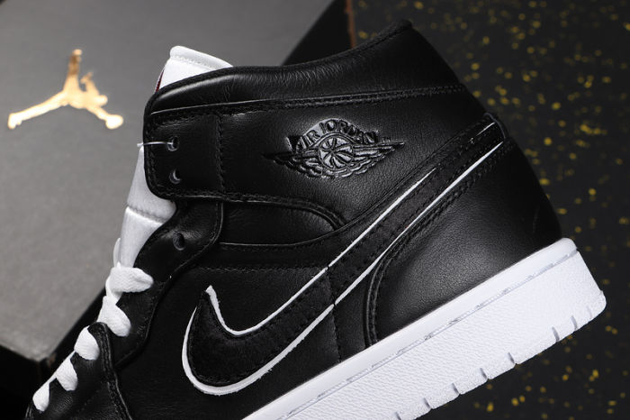 AJ 1 Mid Retro Classics Shoes 852542-016