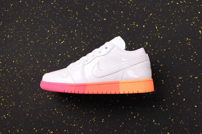 AJ 1 Low Retro Classics Shoes 553560-100