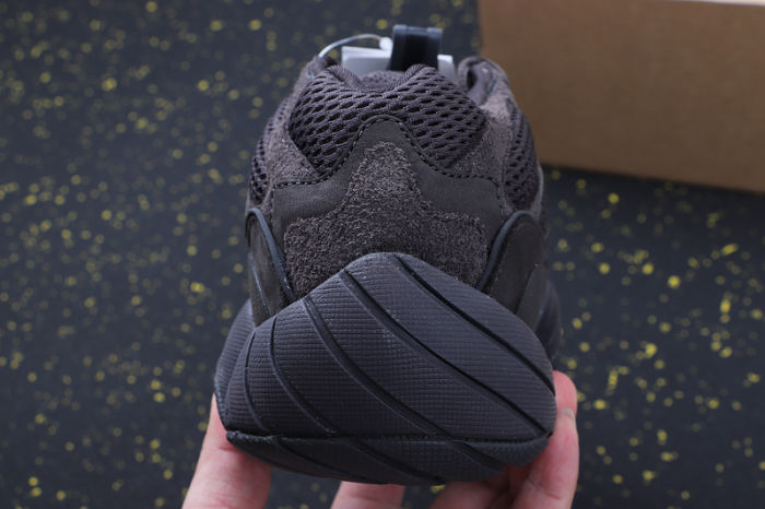 YEEZY BOOST 500