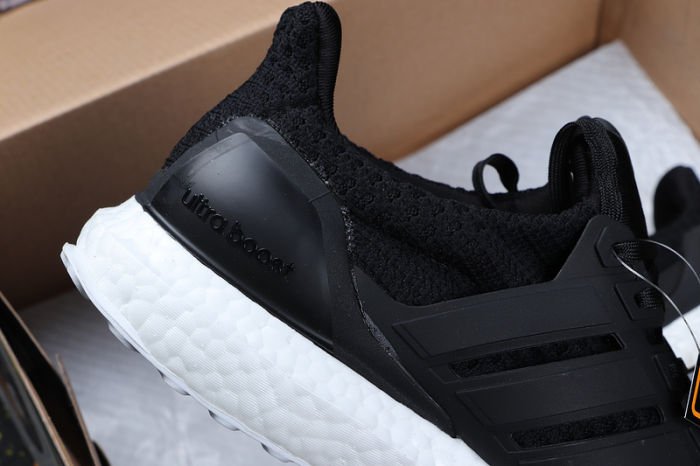 UltraBOOST 4.0