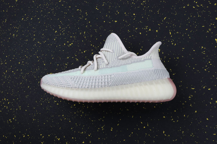 YEEZY BOOST 350 V2