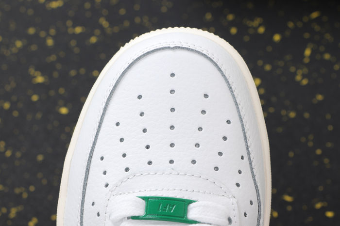 Stranger Things x Air Force 1 Upstep