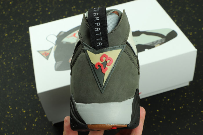 AJ7 Retro Classics Shoes AT3375-100