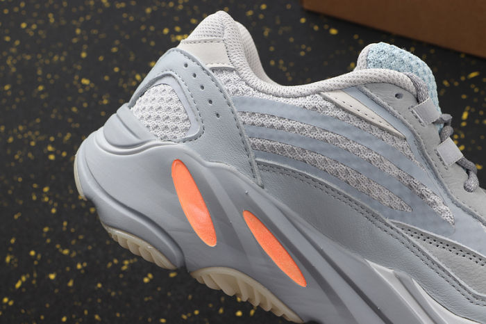 YEEZY BOOST 700